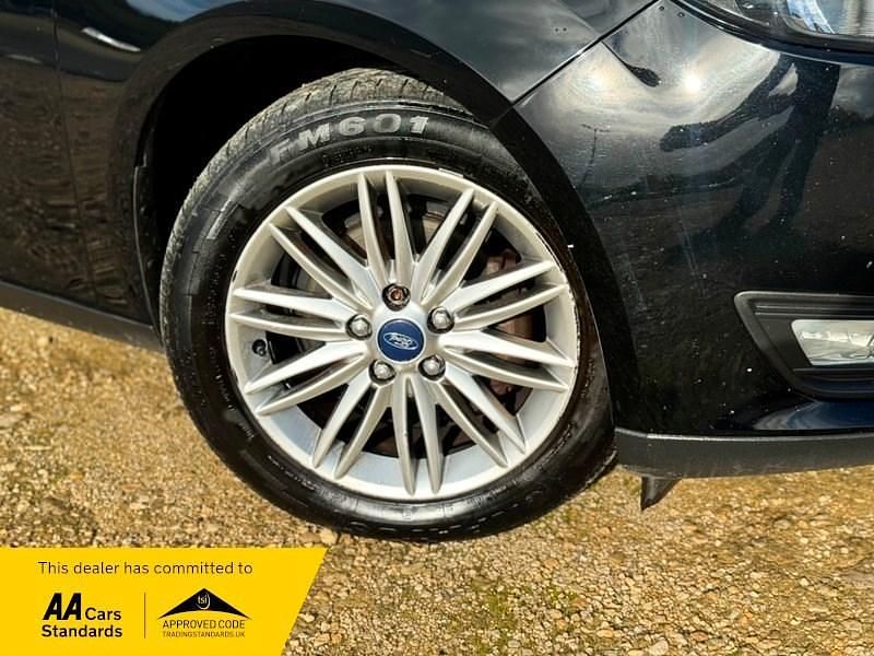 Used Ford Focus Zetec 120 HP (88 kW) 2017 Black Estate