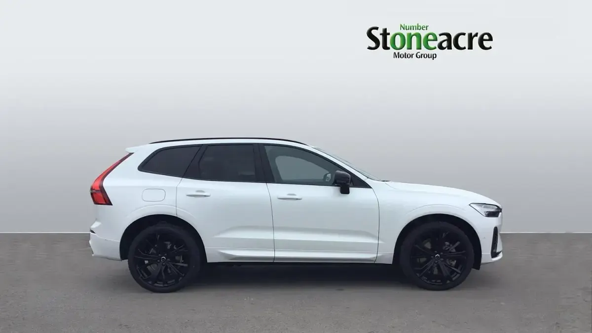 New Volvo XC60 Plus 350 HP (257 kW) 2025 White SUV
