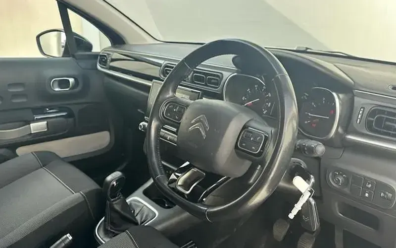 Used Citroën C3 Flair 83 HP (61 kW) 2019 Red Hatchback