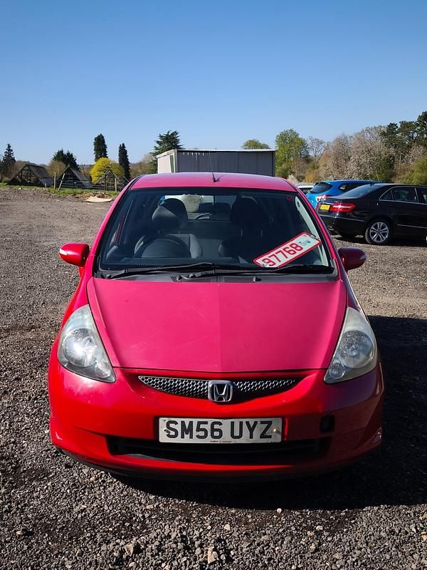 Red Used 2006 Honda Jazz SE Hatchback | £900 (Super price) - Image 1/4