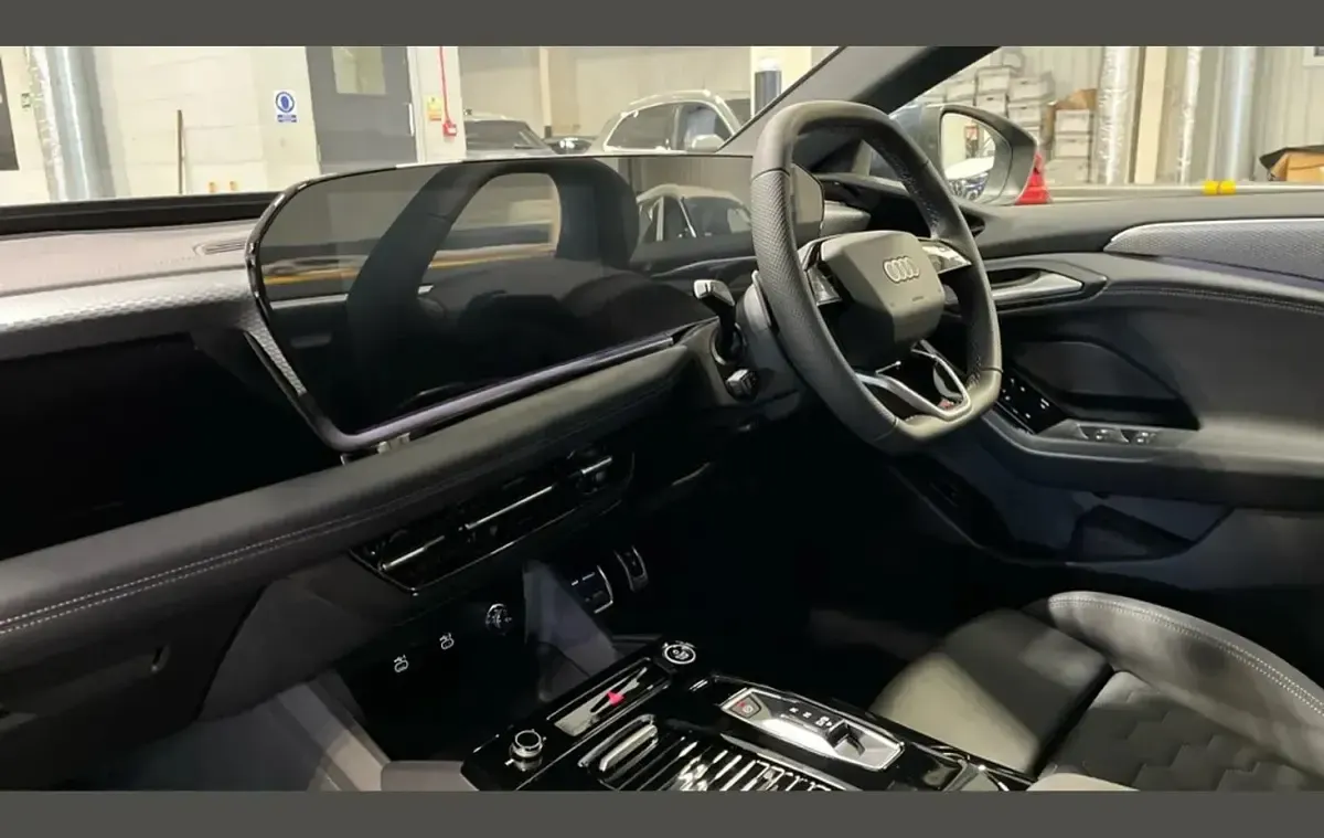 New Audi A6 e-tron S-Line 266 kW (362 HP) 2025 Blue Hatchback