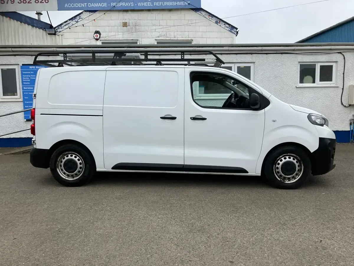 Used Peugeot Expert 2018 White Van