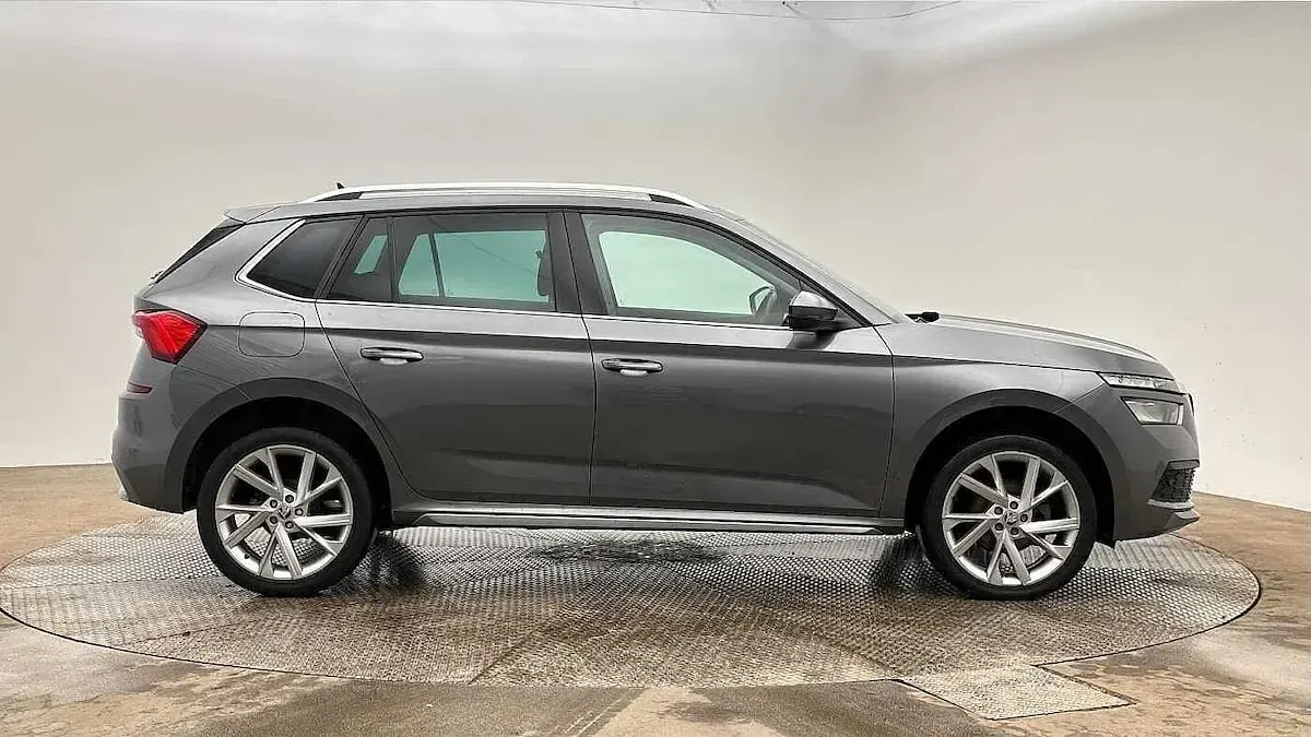 Used Skoda 110 R SE L Executive 81 HP (59 kW) 2023 Graphite grey metallic Estate