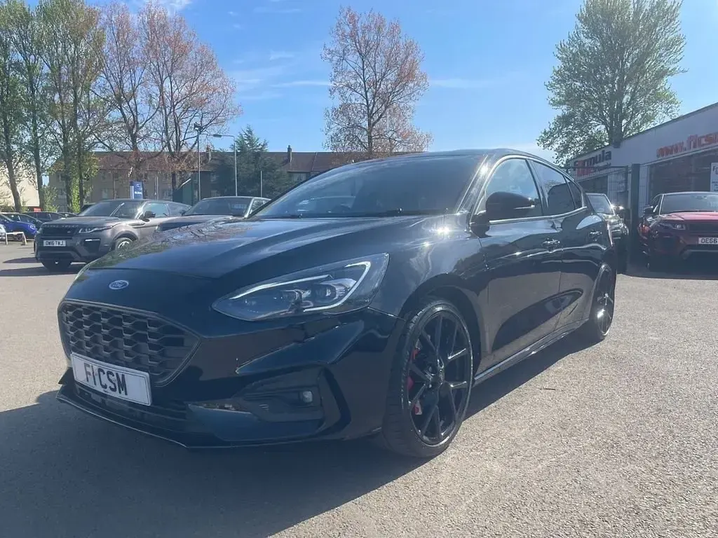 Usado Ford Focus ST 280 CV (205 kW) 2020 Negro Utilitario