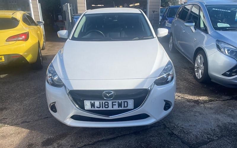 Used Mazda 2 Edition 90 HP (66 kW) 2017 White Hatchback