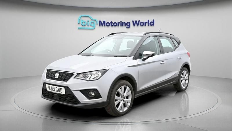 Used Seat Arona SE Technology 94 HP (69 kW) 2019 Silver SUV