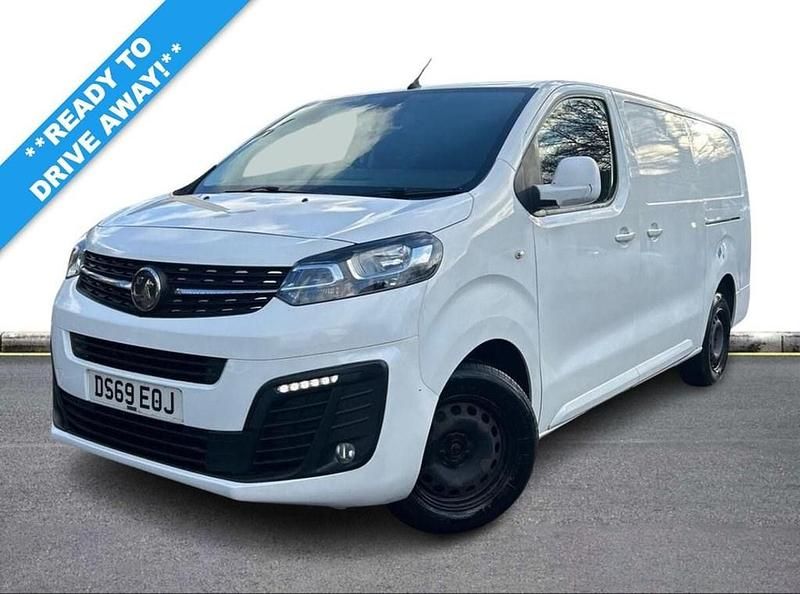 White Used 2019 Vauxhall Vivaro Sportive MPV | £8,995 (Fair price) - Image 1/3
