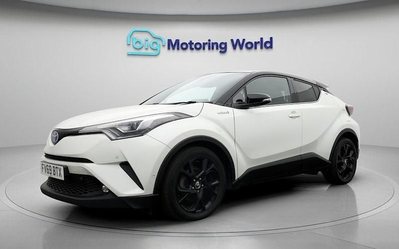 Used Toyota C-HR 122 HP (89 kW) 2019 White SUV