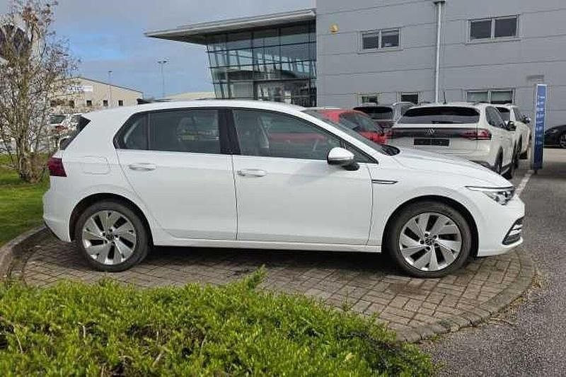 Used VW Golf VIII Style 130 HP (95 kW) 2020 White Hatchback