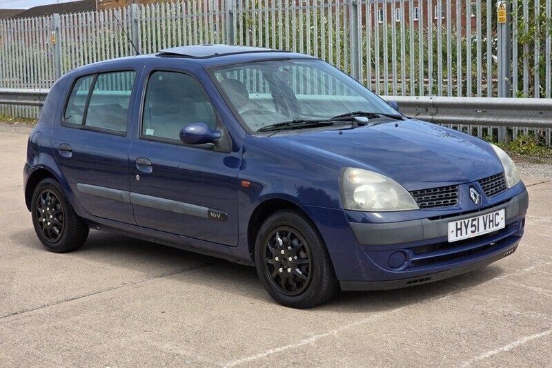 Blue Used 2001 Renault Clio II Expression Hatchback | £695 (Good price) - Image 1/1