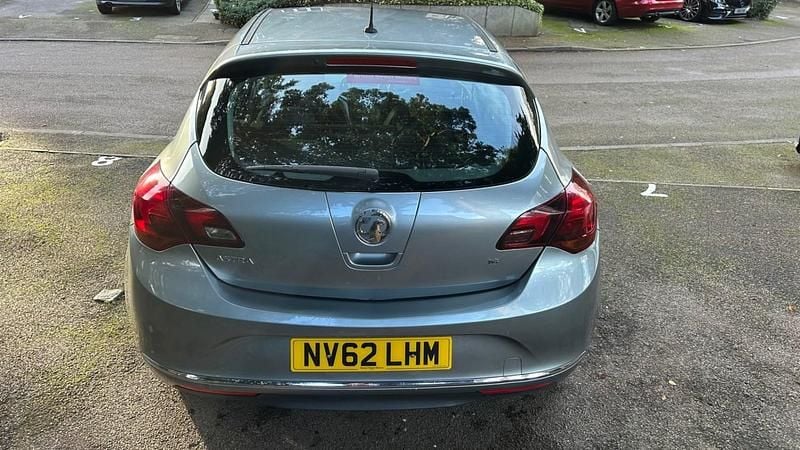 Used Vauxhall Astra 115 HP (84 kW) 2012 Silver Hatchback