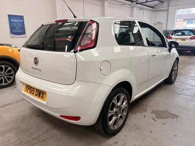 Used Fiat Punto Easy Plus 69 HP (50 kW) 2015 White Hatchback