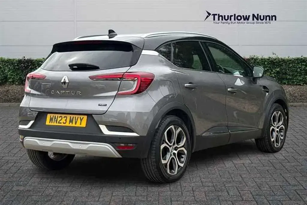 Used Renault Captur Techno 145 HP (106 kW) 2023 Grey and black SUV