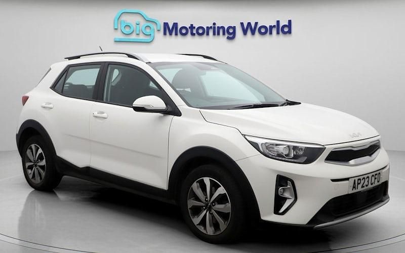 Used 2024 Kia Stonic 2 SUV | £14,099 (Good price) - Image 1/4