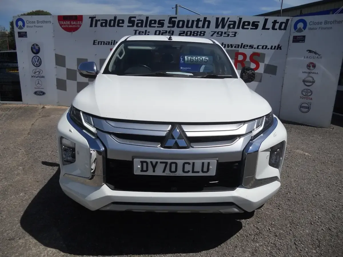 Used Mitsubishi L200 150 HP (110 kW) 2020 White Pickup