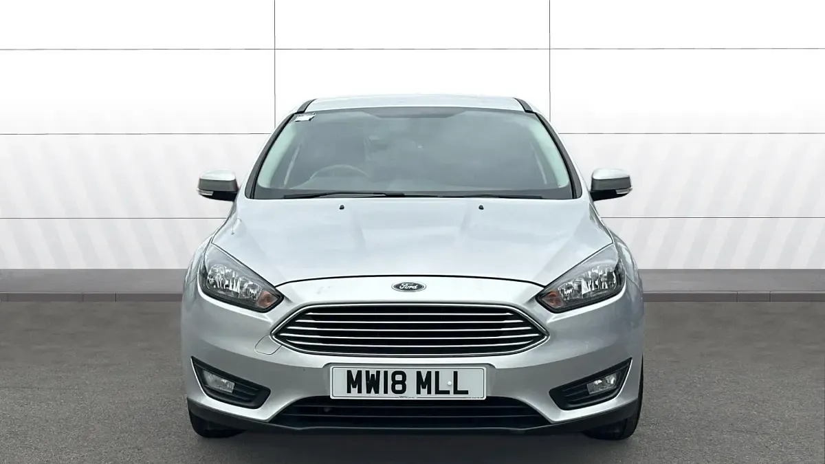 Used Ford Focus Zetec 101 HP (74 kW) 2017 Silver Hatchback