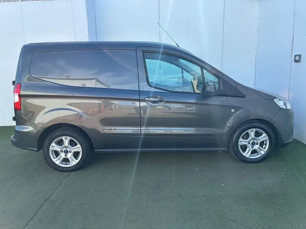 Used Ford Transit Courier Limited 100 HP (73 kW) 2023 Grey Van