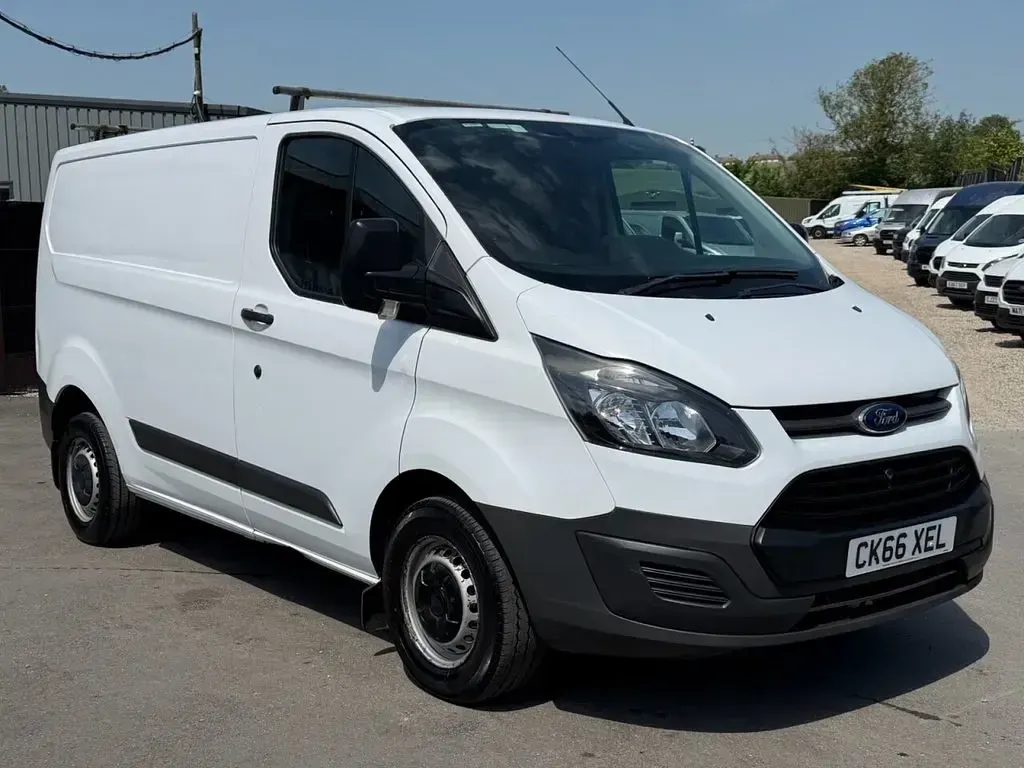 Used Ford Transit Custom 104 HP (76 kW) 2017 White Van