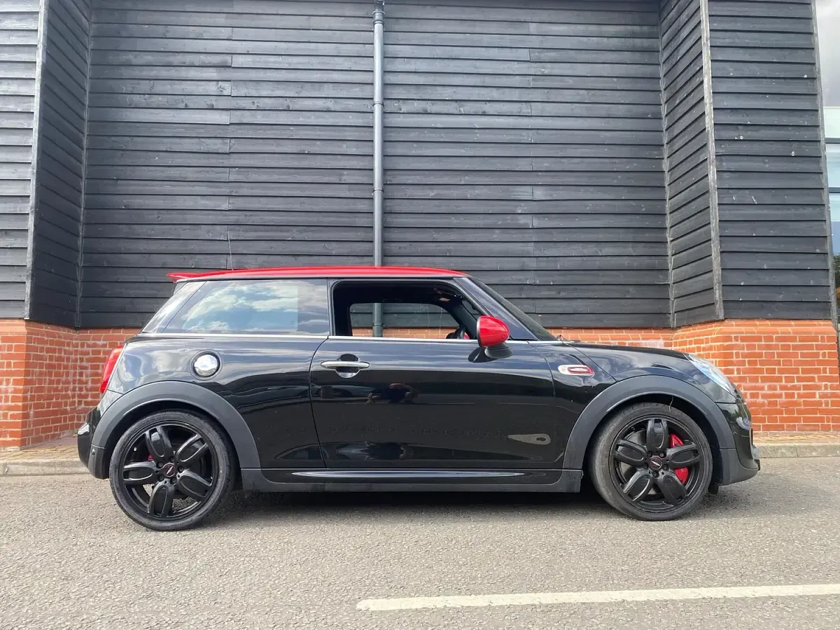 Used Mini John Cooper Works Hatch 231 HP (169 kW) 2015 Black Hatchback