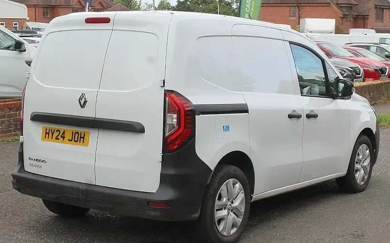 Used Renault Kangoo 95 HP (69 kW) 2023 White MPV