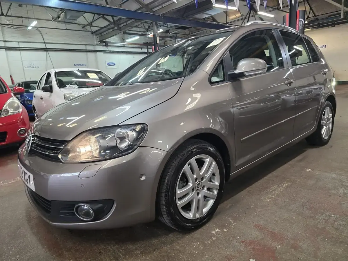 Usado VW Golf VII SE 2013 Castanho Citadino