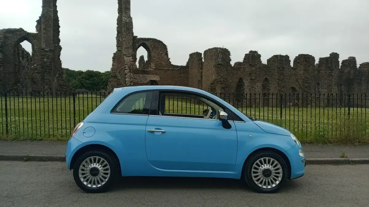Used Fiat 500 Lounge 69 HP (50 kW) 2014 Blue Hatchback