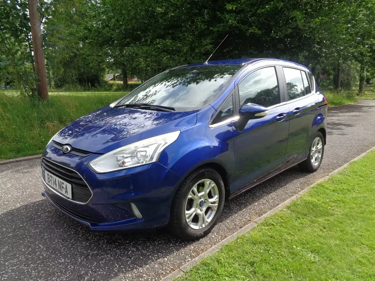 Used Ford B-MAX Zetec 90 HP (66 kW) 2014 Blue MPV