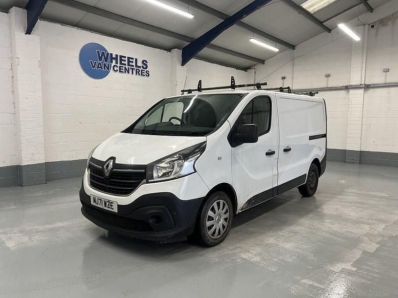 White Used 2021 Renault Trafic Business MPV | £7,990 (Super price) - Image 1/4