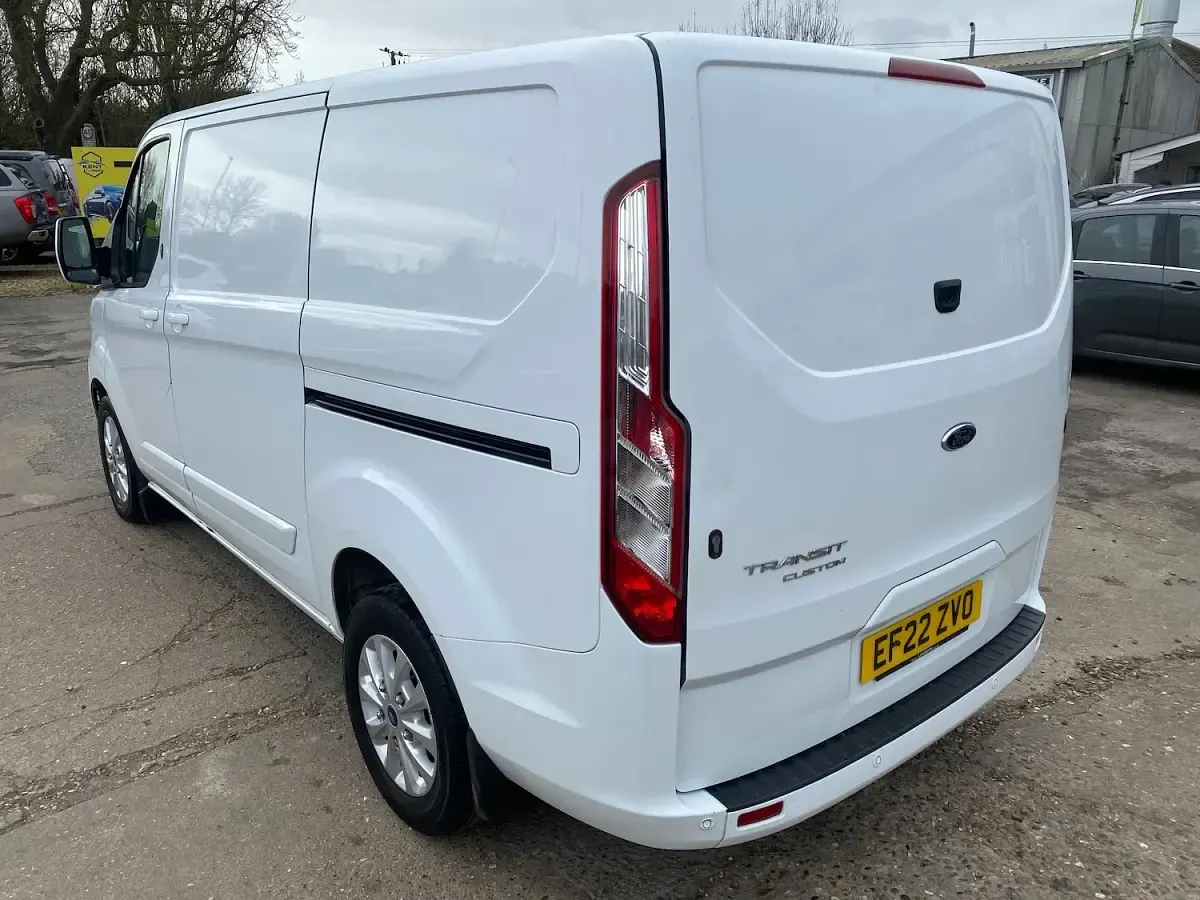 Used Ford Transit Custom Limited 130 HP (95 kW) 2022 White Van