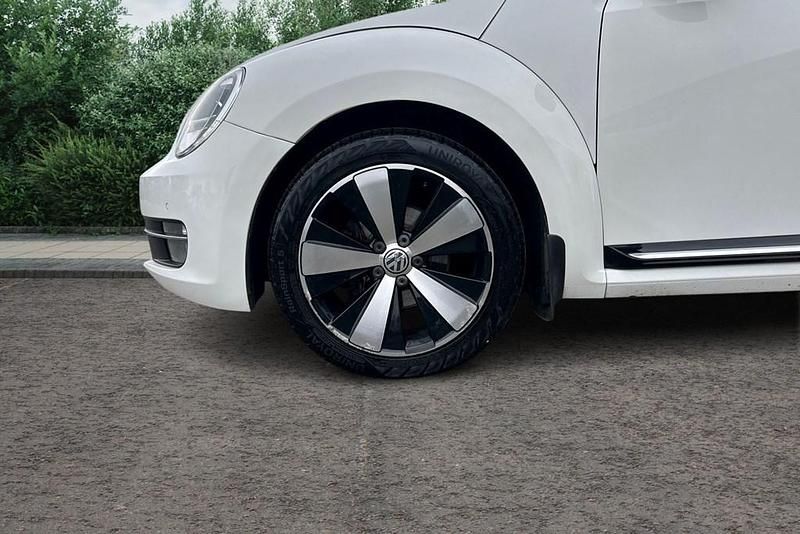 Used VW Beetle Sport 140 HP (102 kW) 2013 White Hatchback