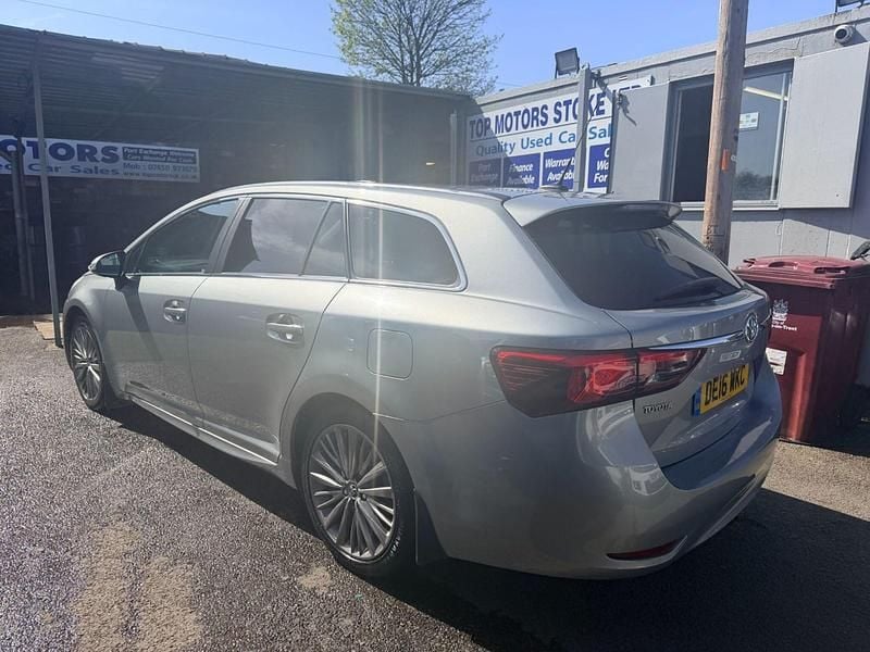 Used Toyota Avensis 143 HP (105 kW) 2016 Grey Estate
