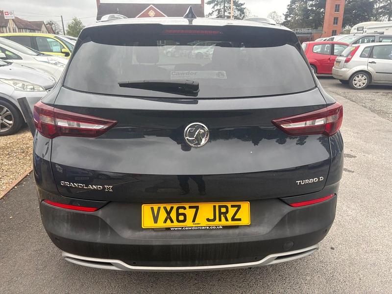 Used Vauxhall Grandland X Elite 120 HP (88 kW) 2017 Green SUV