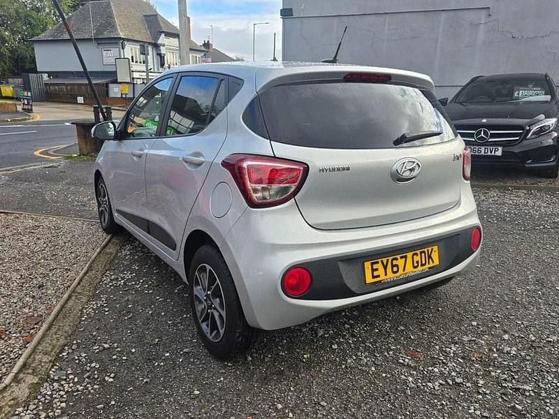 Used Hyundai i10 Premium 87 HP (63 kW) 2017 Silver Hatchback
