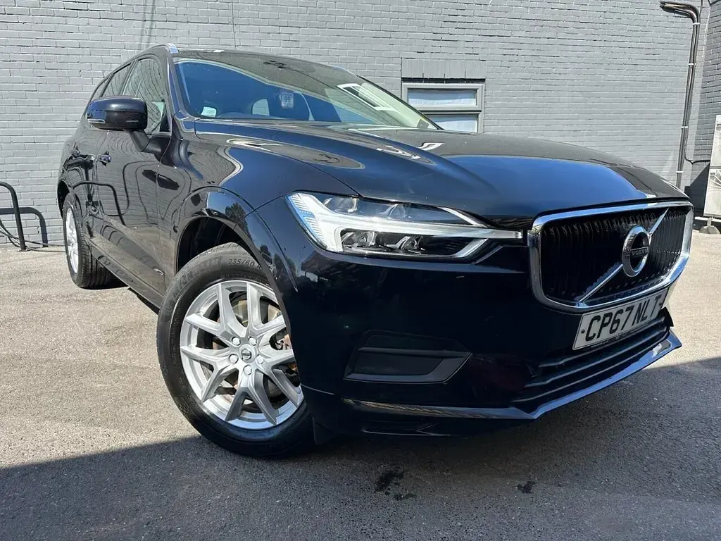 Used Volvo XC60 Momentum 250 HP (183 kW) 2018 Black SUV