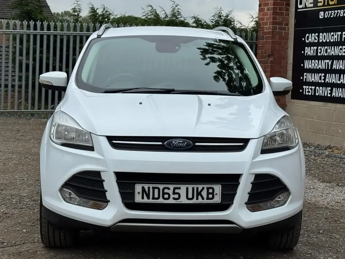 Käytetty Ford Kuga Zetec 150 HP (110 kW) 2016 Valkoinen Katumaasturi