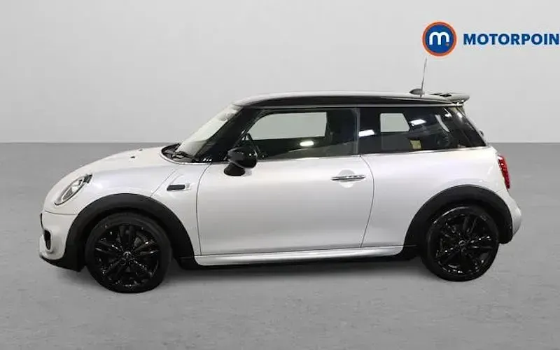 Used Mini Cooper Hatch 136 HP (100 kW) 2021 Hatchback