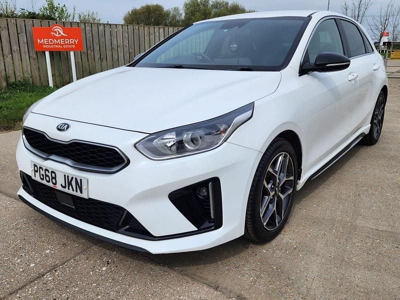 Used Kia Ceed GT-Line 118 HP (86 kW) 2019 White Hatchback