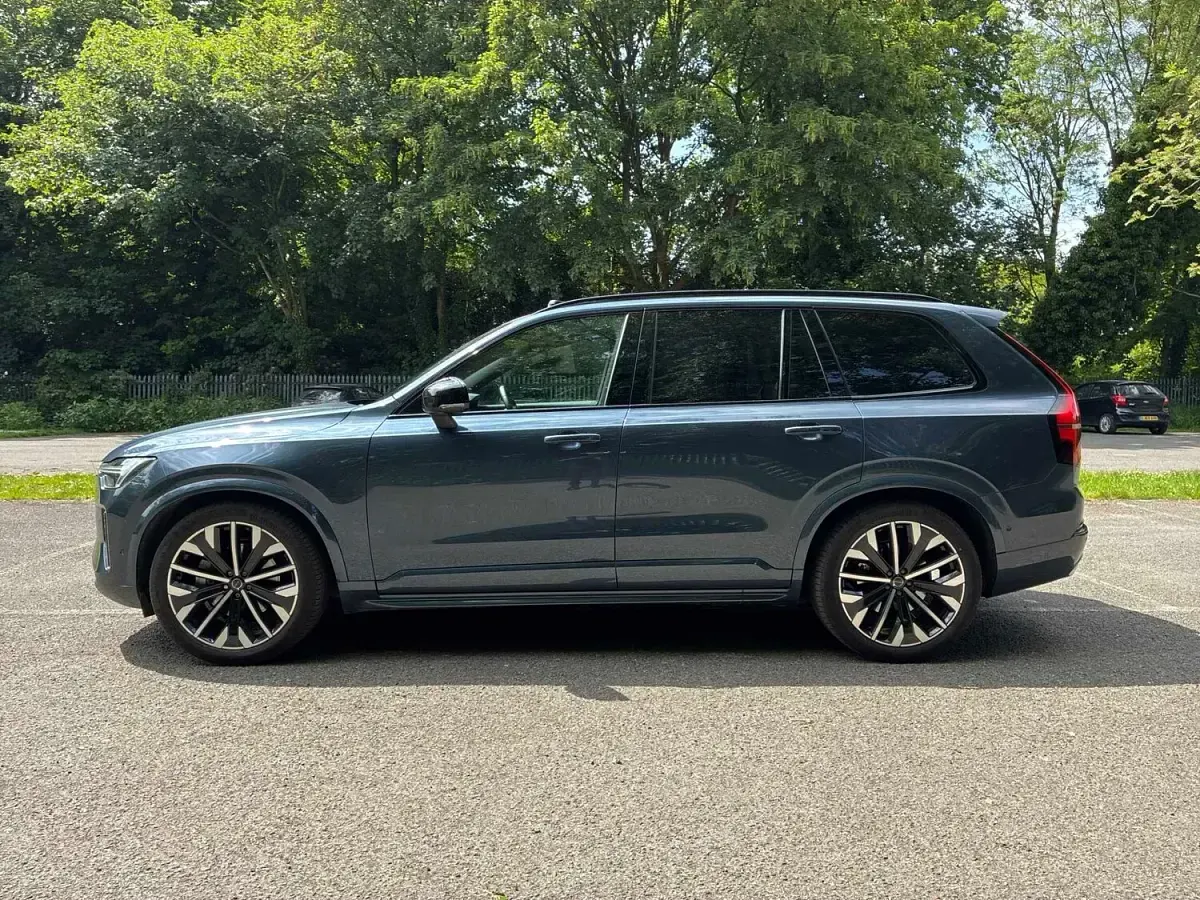 Used Volvo XC90 Ultra 455 HP (334 kW) 2025 Blue SUV