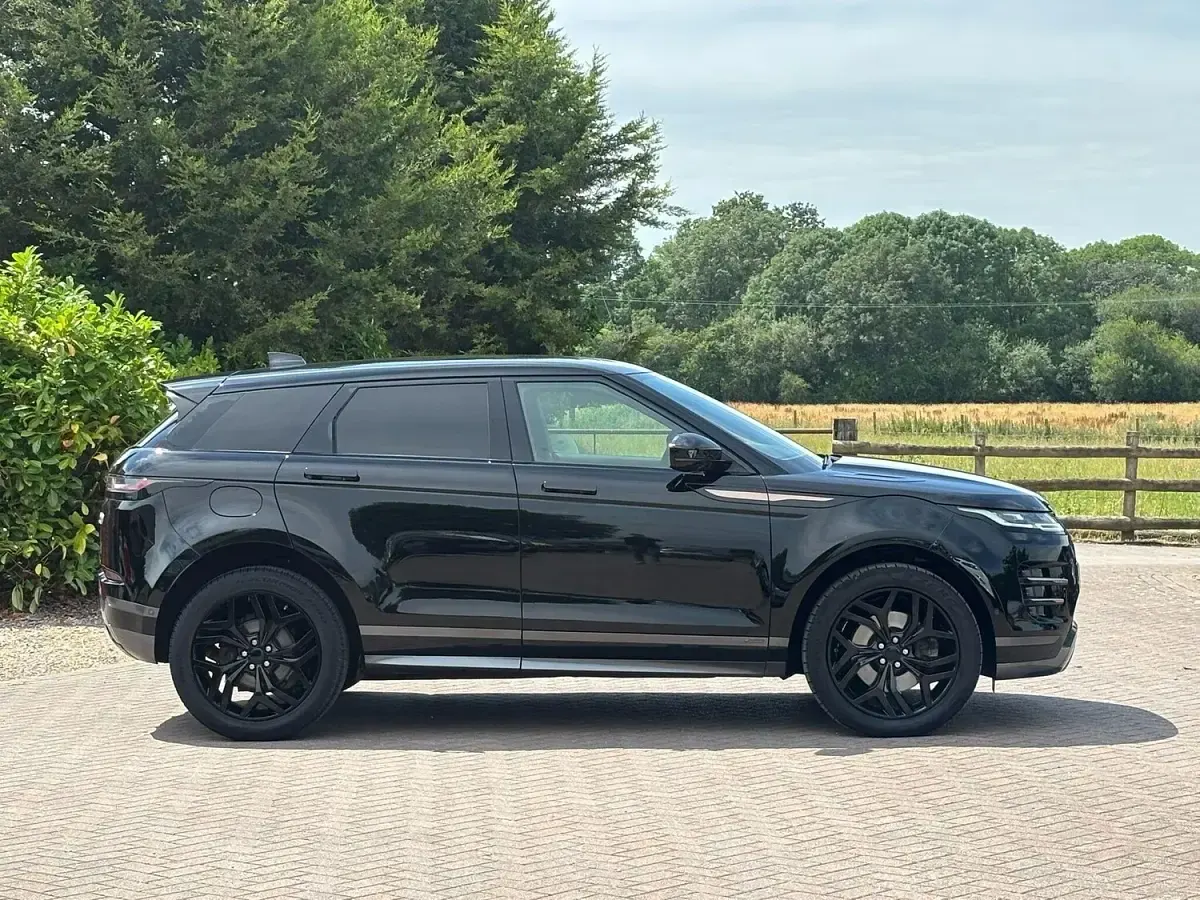 Used Land Rover Range Rover evoque SE Dynamic 2019 Black SUV