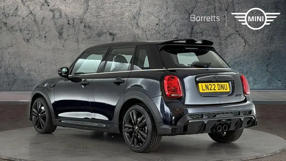 Usado Mini Cooper S Hatch 176 CV (129 kW) 2022 Negro Utilitario