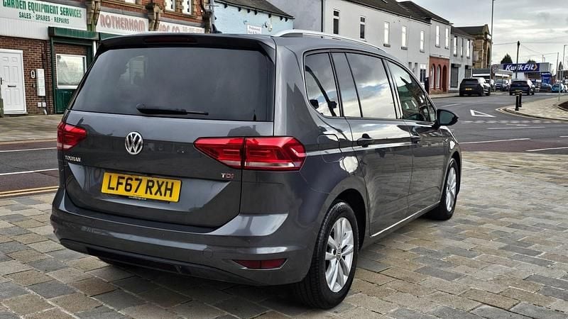 Used VW Touran Family 115 HP (84 kW) 2017 Grey MPV