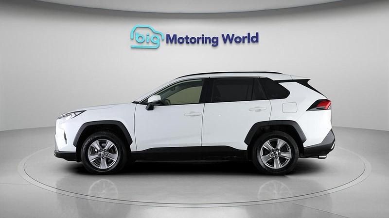 Used Toyota RAV4 Hybrid 218 HP (160 kW) 2022 White SUV