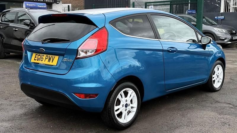 Used Ford Fiesta Zetec 2016 Blue Hatchback