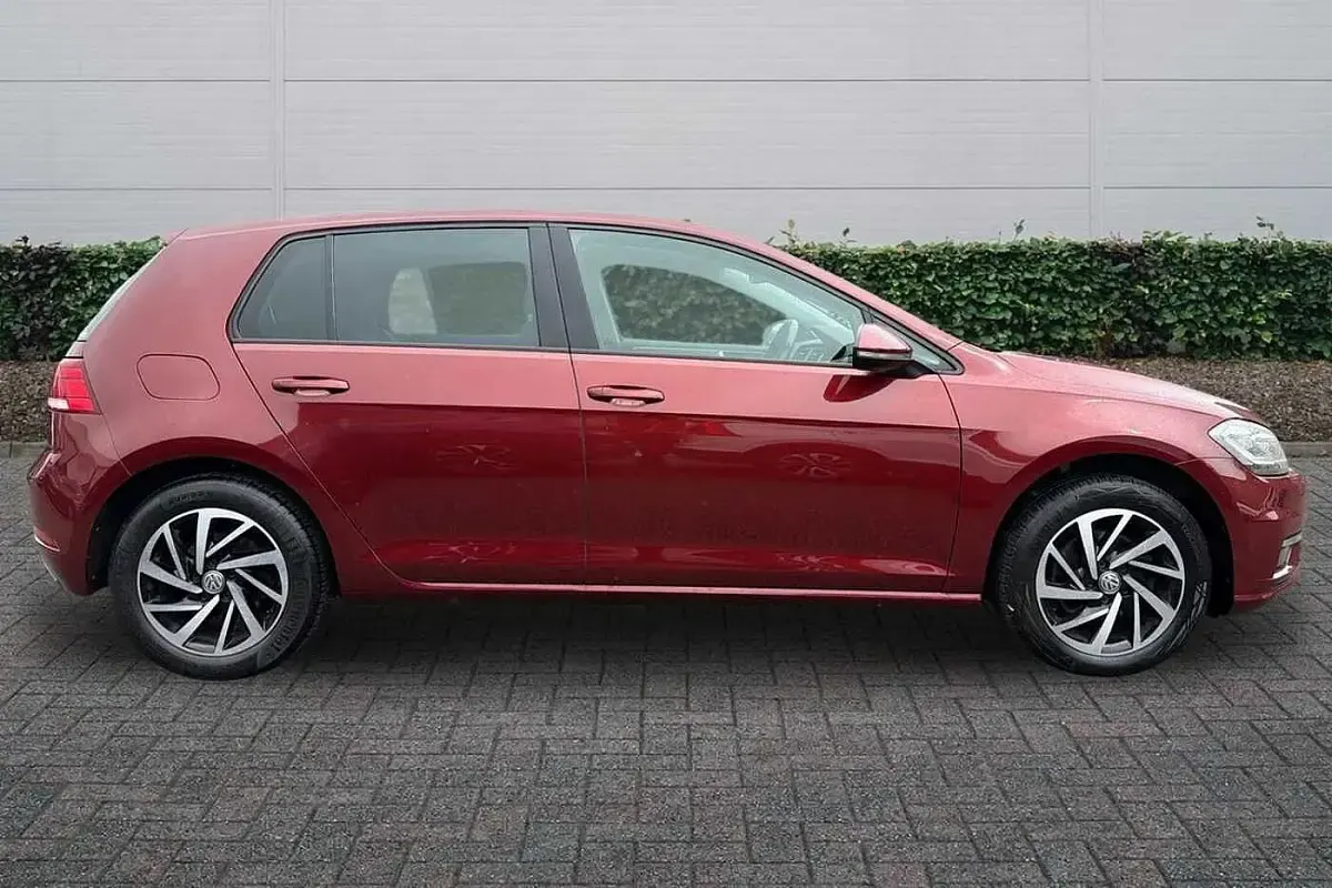 Used VW Golf VII Edition 150 HP (110 kW) 2020 Red Hatchback