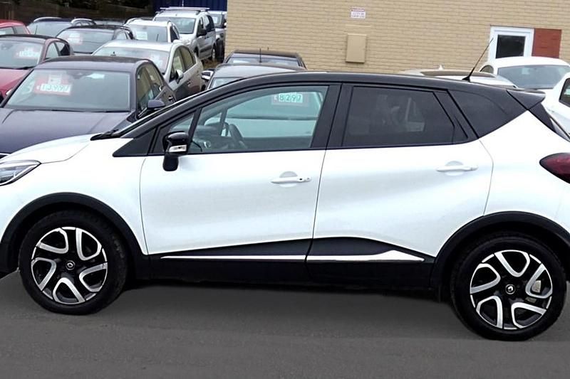 Second-hand Renault Captur Iconic 90 CP (66 kW) 2019 Alb SUV