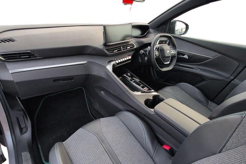 Used Peugeot 5008 Allure+ 131 HP (96 kW) 2023 Grey SUV