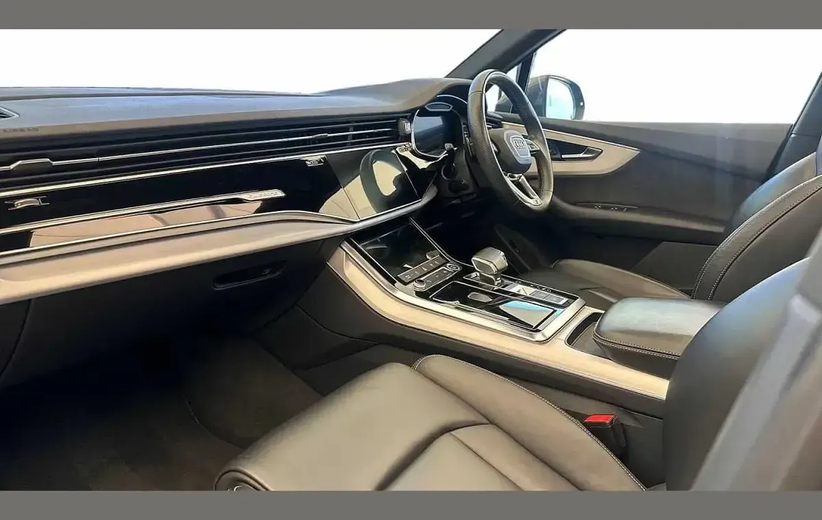 Used Audi Q7 S-Line 228 HP (167 kW) 2020 Grey SUV