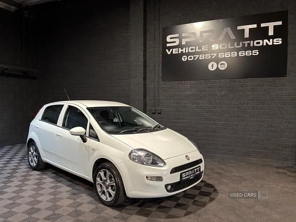 White Used 2017 Fiat Punto Easy Plus Hatchback | £4,495 (Fair price) - Image 1/4