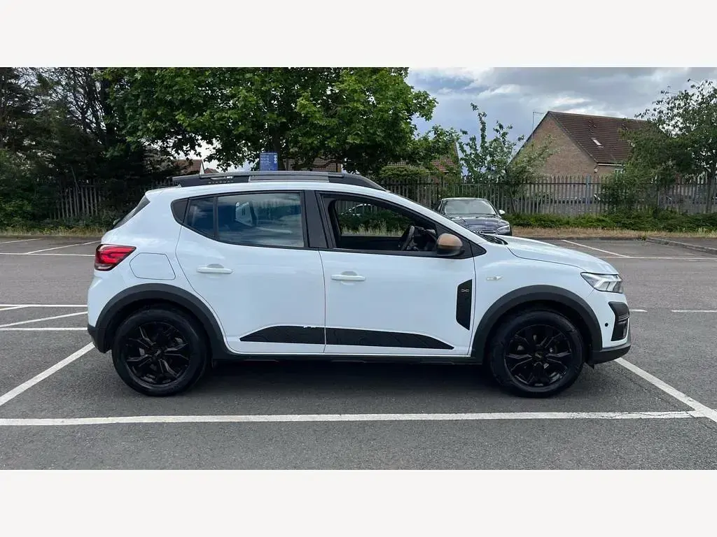 Used Dacia Sandero Extreme 2024 White Hatchback