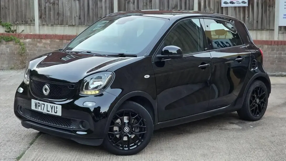 Used Smart ForFour Premium 90 HP (66 kW) 2017 Black Hatchback